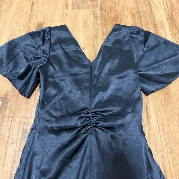 $420 Elie Tahari Elegant Size 2 Navy Blue V Neck Women's Dress - Picture 10 of 10
